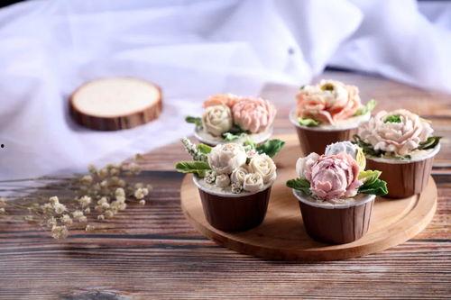 西点裱花视频,跟随视频学习专业裱花艺术